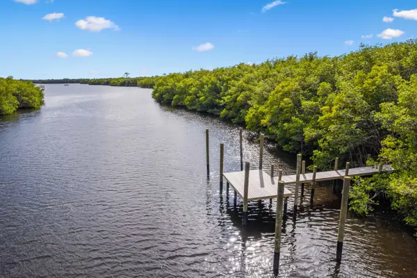 206 SE Fiore Bello Se, Port St Lucie, FL 34952