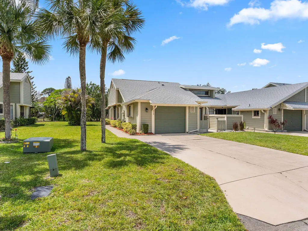1526 SE Dewberry Court, Port Saint Lucie, FL 34952 - #1