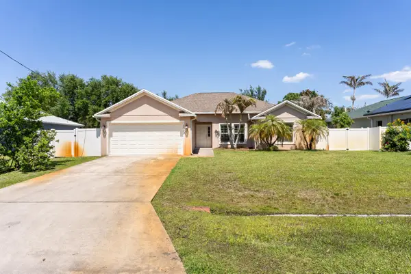 1649 SW Hampshire Lane, Port St Lucie, FL 34953