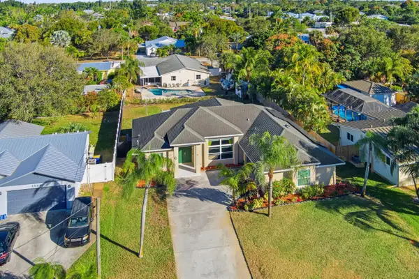 1569 NE Amy Avenue, Jensen Beach, FL 34957