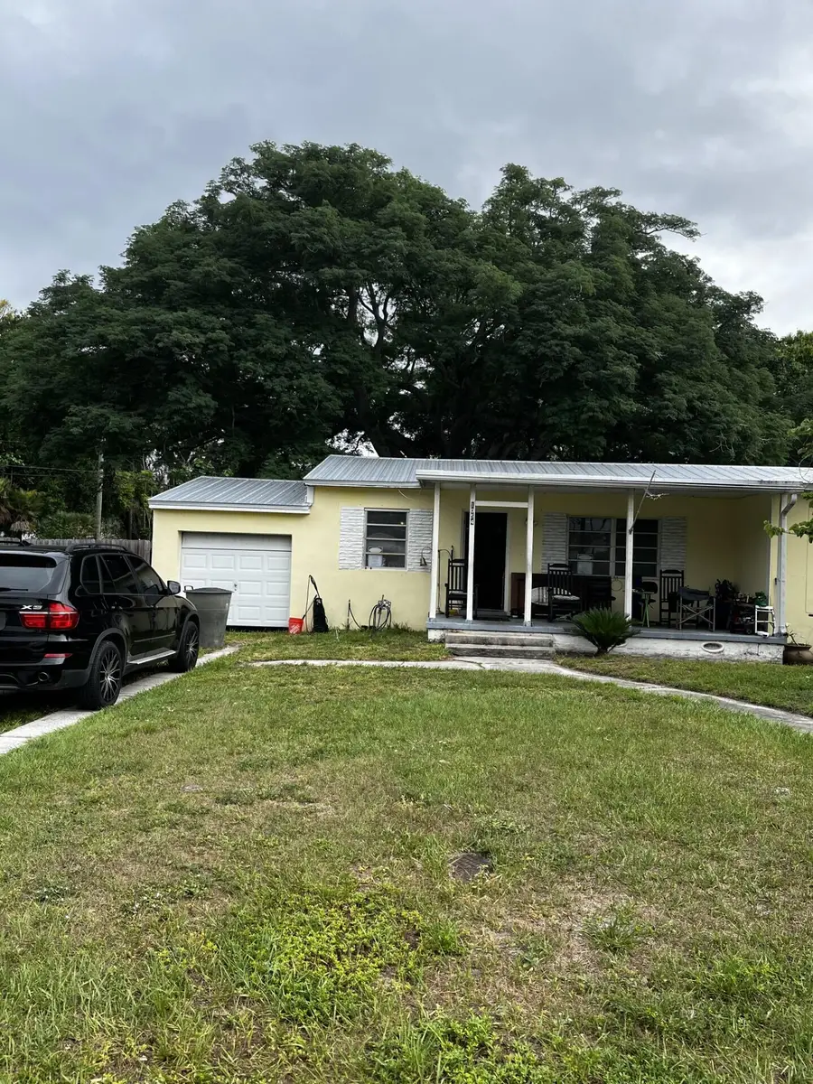 1054 Trinidad Avenue, Fort Pierce, FL 34982 - #2