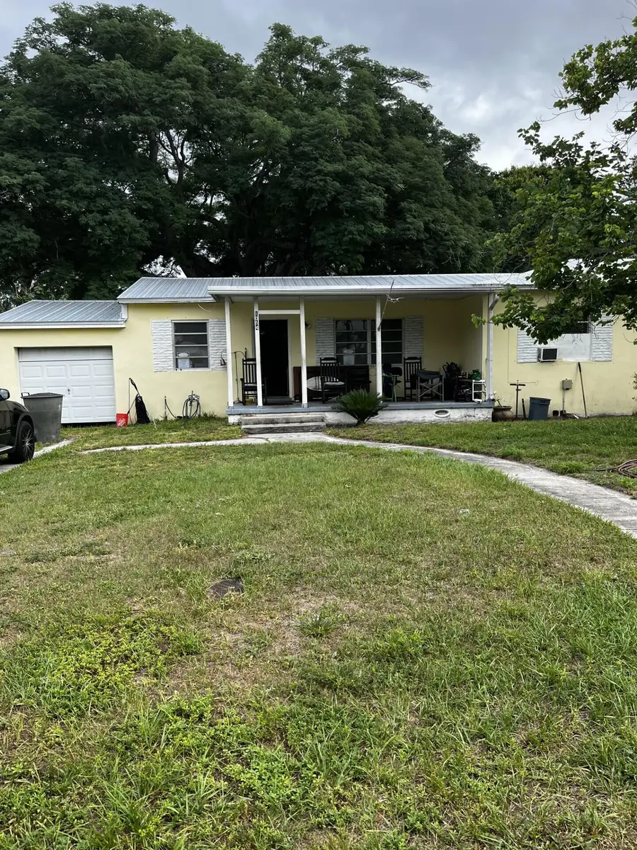 1054 Trinidad Avenue, Fort Pierce, FL 34982 - #3