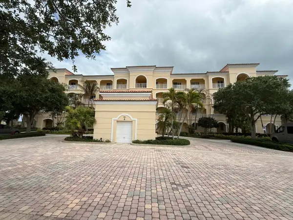 4 Harbour Isle Drive E #Unit 204, Fort Pierce, FL 34949