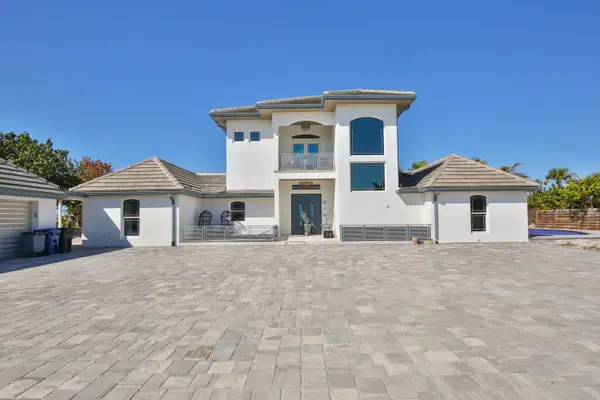 7816 Sanderling Road, Sarasota, FL 34242