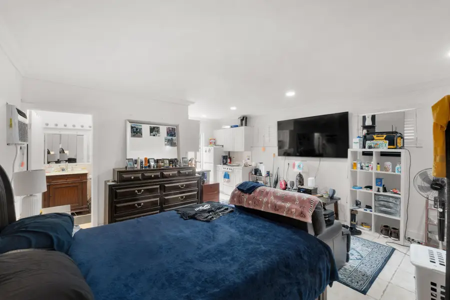 413 SW 11th Street, Fort Lauderdale, FL 33315 - #3