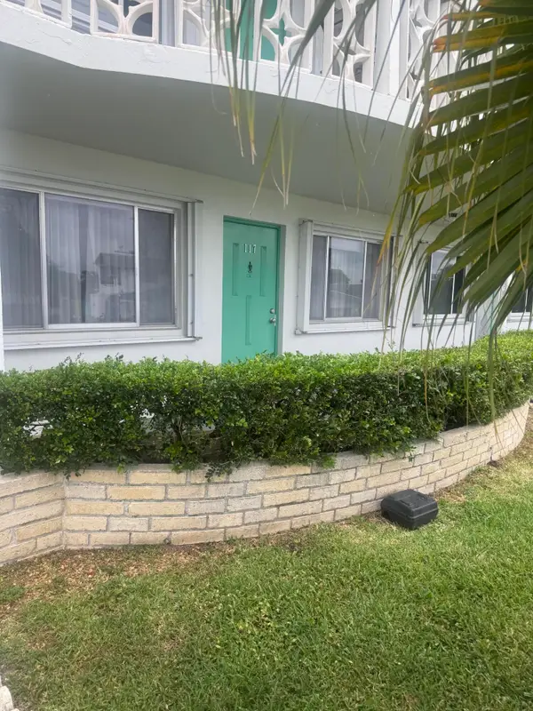 2381 Sunset Avenue #117, Lake Worth Beach, FL 33461