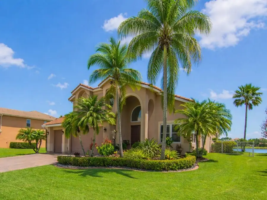 1010 SW Ruby Ave Avenue Sw, Vero Beach, FL 32968 - #2