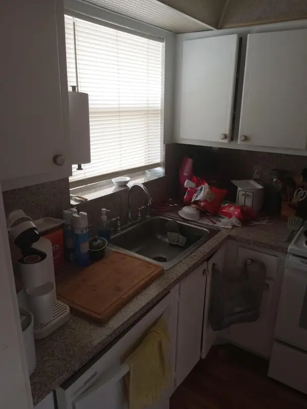 2901 E Sunrise Lakes Drive E #202, Sunrise, FL 33322