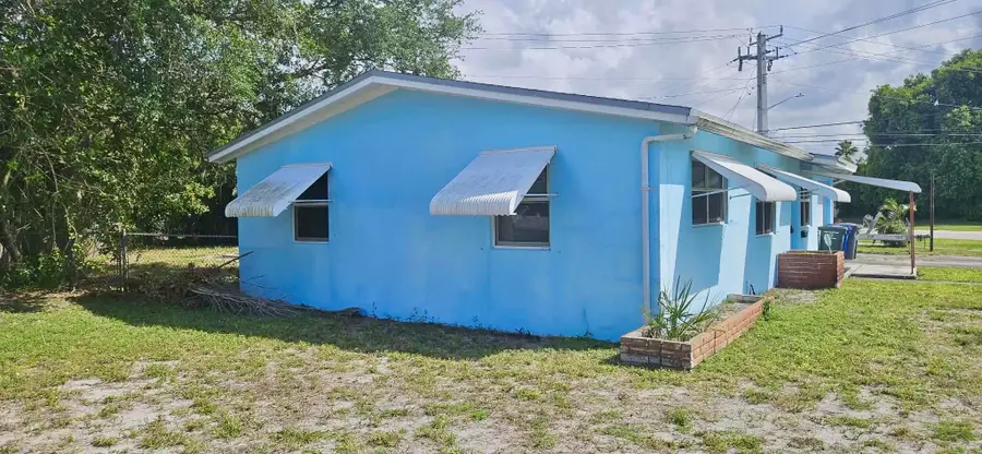 860 W Jasmine Drive, Lake Park, FL 33403 - #3