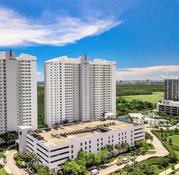 15051 Royal Oaks Lane #202, North Miami, FL 33181