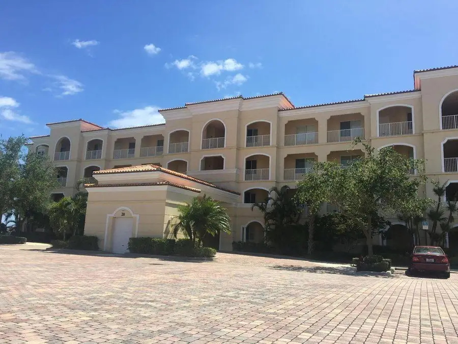 20 Harbour Isle Drive W #106, Fort Pierce, FL 34949 - #2