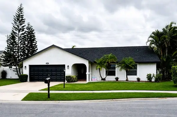 8444 Linden Way, Greenacres, FL 33467