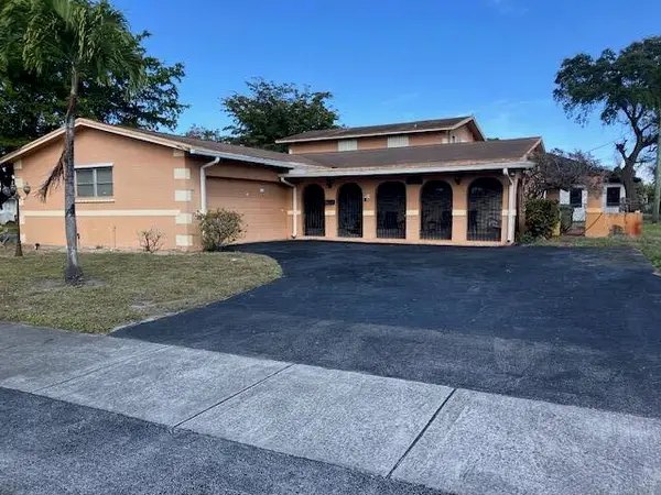 2320 NW 30th Way, Fort Lauderdale, FL 33311