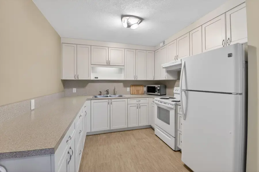 2047 Newcastle C, Boca Raton, FL 33434 - #3