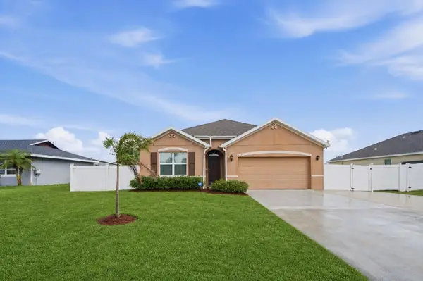 428 SE Fairchild Avenue, Port St Lucie, FL 34984
