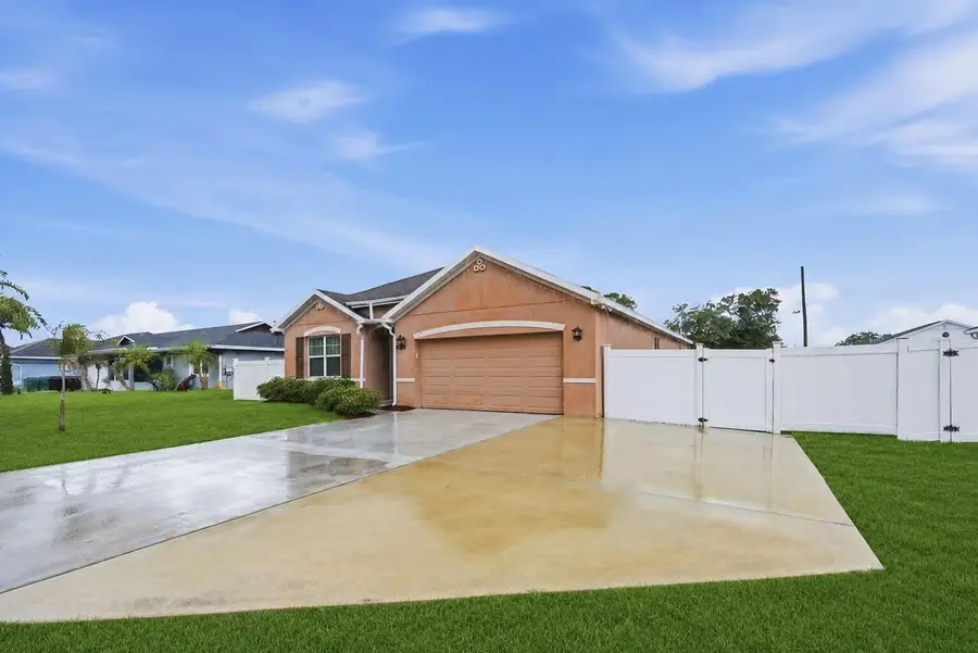 428 SE Fairchild Avenue, Port Saint Lucie, FL 34984 - #2