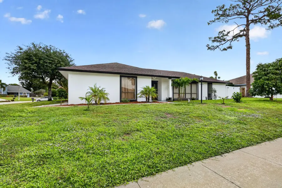 4831 Dorchester Mews, Haverhill, FL 33415 - #3
