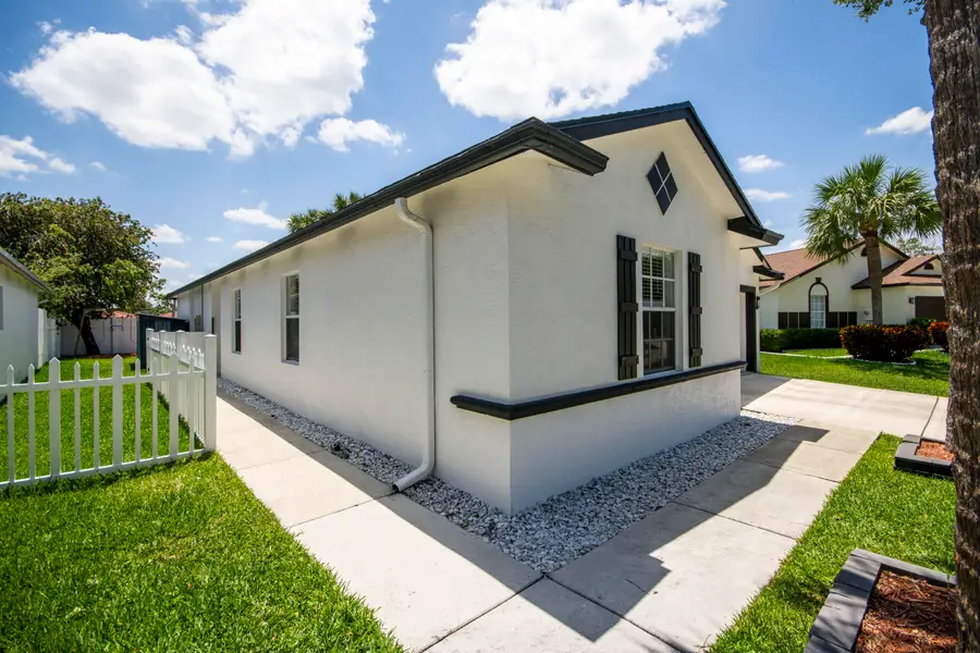 6036 Azalea Circle, West Palm Beach, FL 33415 - #3
