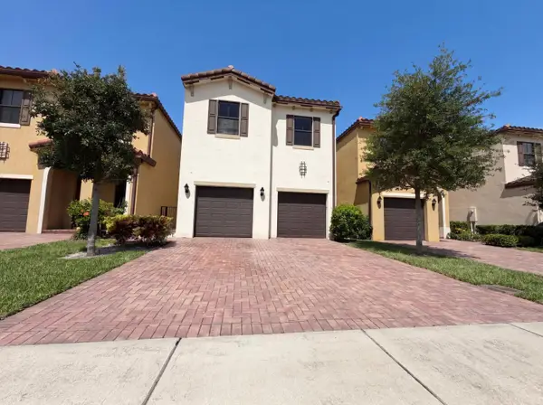 5213 NW 50th Terrace, Tamarac, FL 33319