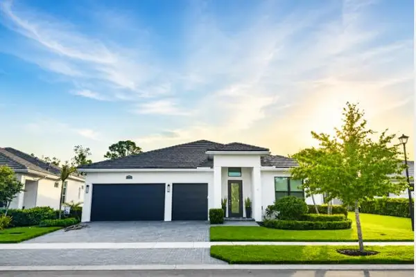 2341 SE Canopy Cove Lane, Port St Lucie, FL 34984