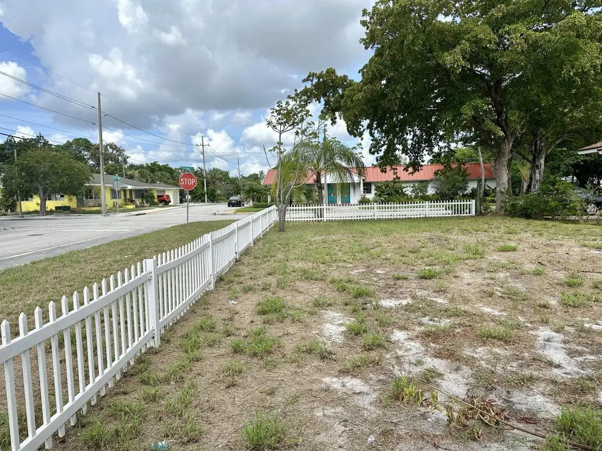 312 N 12th Ave Avenue N, Lake Worth Beach, FL 33460 - #1