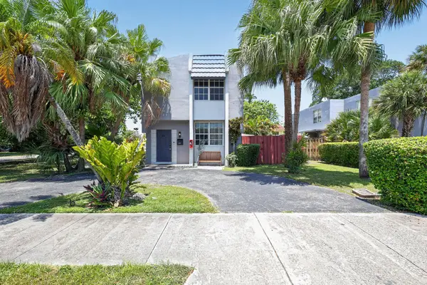 251 NE 142nd Street #21a, Miami, FL 33161