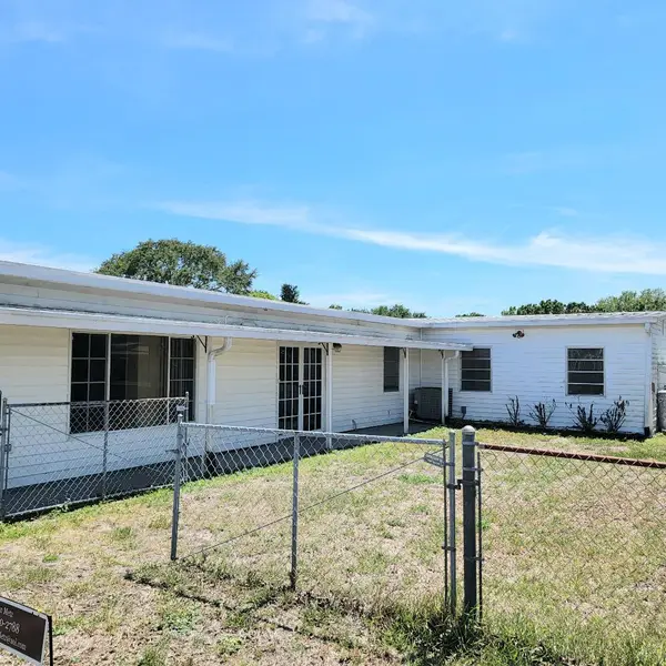 1096 8th Street, Okeechobee, FL 34974