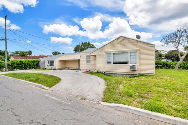 1048 Van Deventer, West Palm Beach, FL 33405