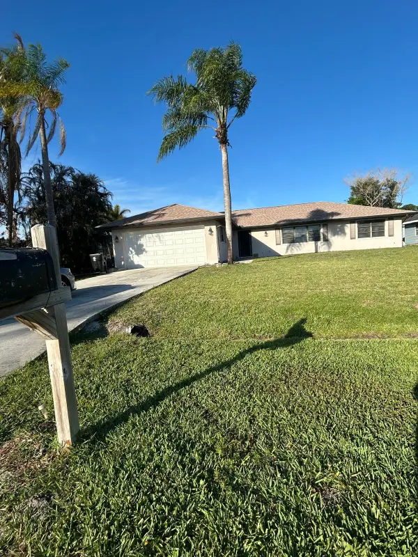 1217 SE Nancy Lane, Port St Lucie, FL 34983