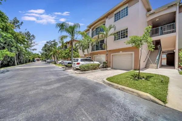 2125 SE 10th Avenue, Fort Lauderdale, FL 33316