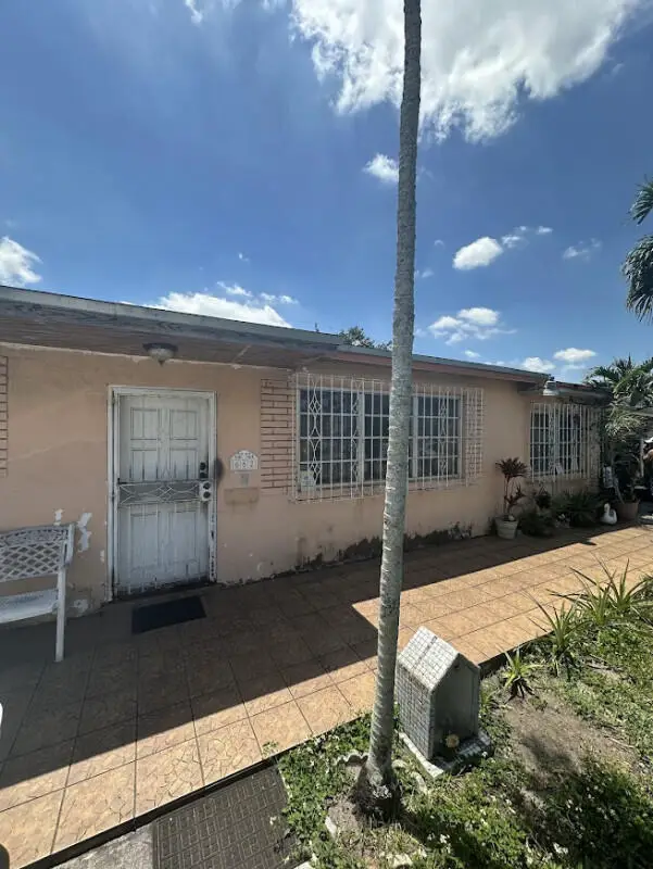 662 W 44th Place, Hialeah, FL 33012 - #1
