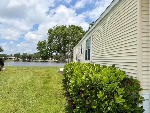 3 San Pablo Lane, Port St Lucie, FL 34952