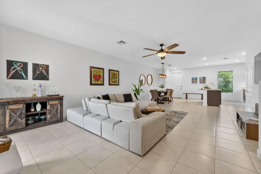 527 NW 17th Street, Fort Lauderdale, FL 33311 - #3