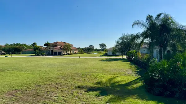 114 SE Via Verona, Port St Lucie, FL 34984
