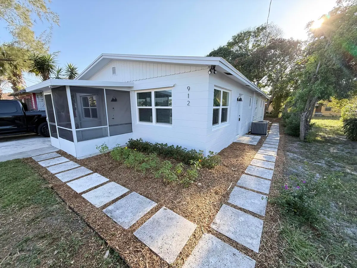 912 SE Tarpon Avenue, Stuart, FL 34994 - #1