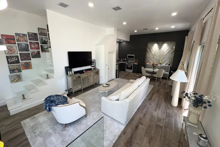 361 Jefferson Avenue #1, Miami Beach, FL 33139 - #3
