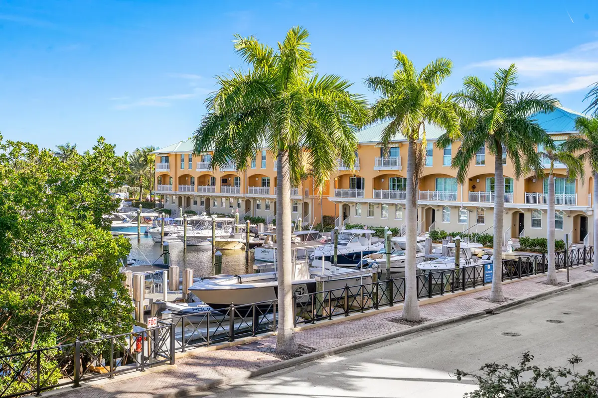 700 E Boynton Beach Boulevard #202, Boynton Beach, FL 33435 - #1