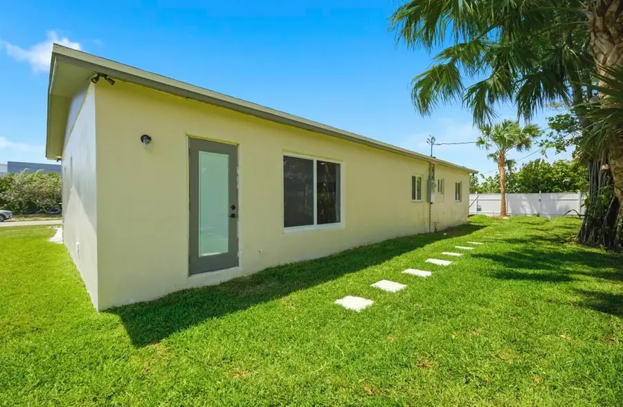 310 NW 4th Avenue, Deerfield Beach, FL 33441 - #2