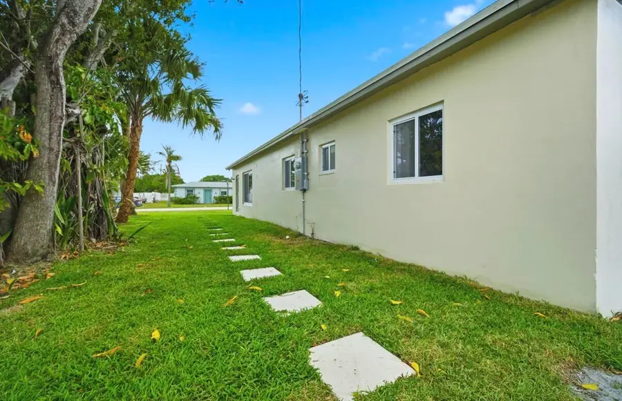 310 NW 4th Avenue, Deerfield Beach, FL 33441 - #3