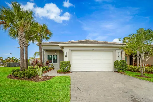 11905 SW Seaway Street, Port St Lucie, FL 34987