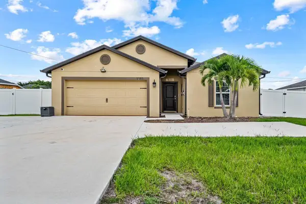1381 SW Paar Drive, Port St Lucie, FL 34953