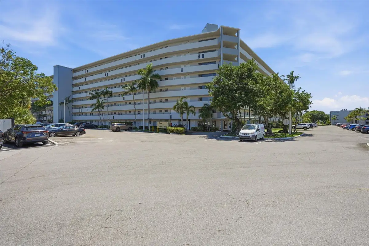 1750 NE 191st Street #811, North Miami Beach, FL 33179 - #1