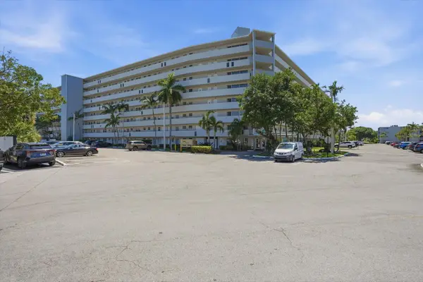 1750 NE 191st Street #811, North Miami Beach, FL 33179