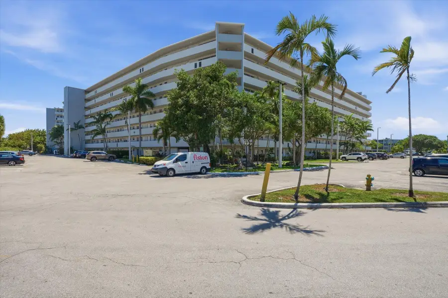 1750 NE 191st Street #811, North Miami Beach, FL 33179 - #2