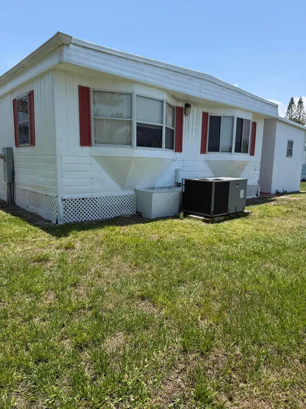 19 Rio Verde Way, Port St Lucie, FL 34952