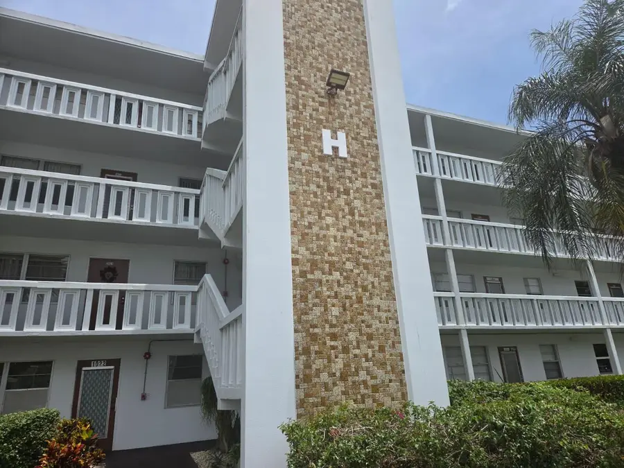 4023 Newport H, Deerfield Beach, FL 33442 - #2