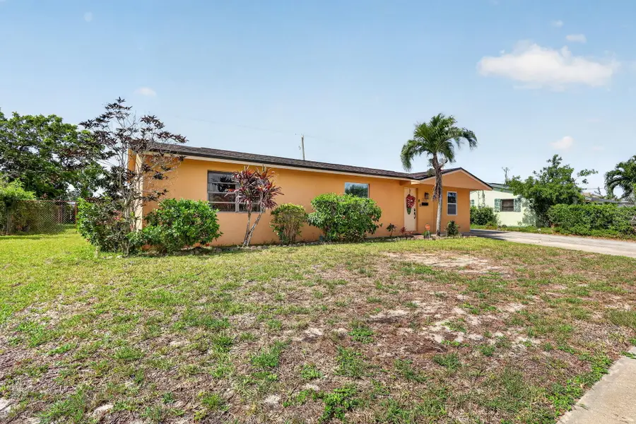 361 W 21st Street, Riviera Beach, FL 33404 - #3
