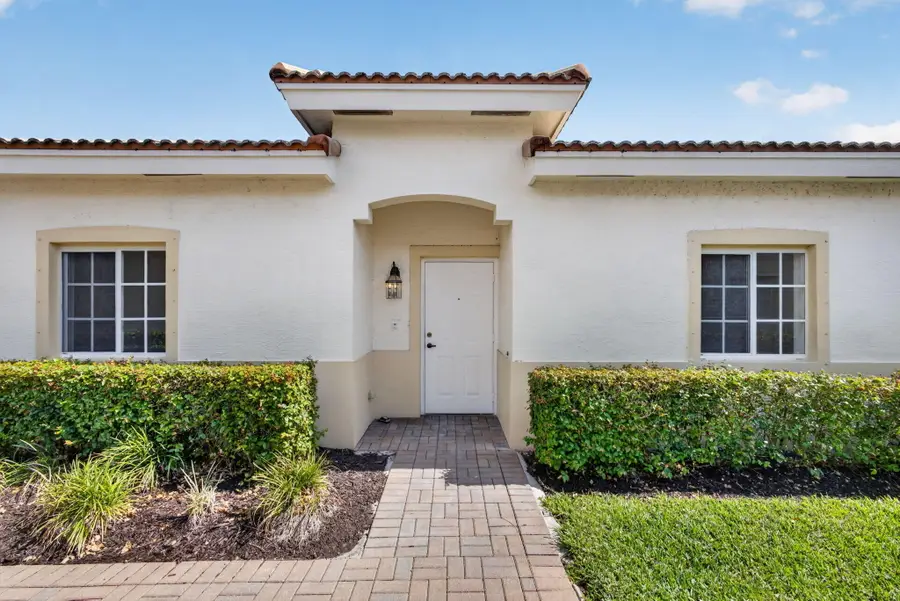 2344 Windjammer Way, West Palm Beach, FL 33411 - #2
