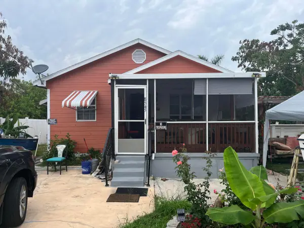 8545 SE Mars Street, Hobe Sound, FL 33455