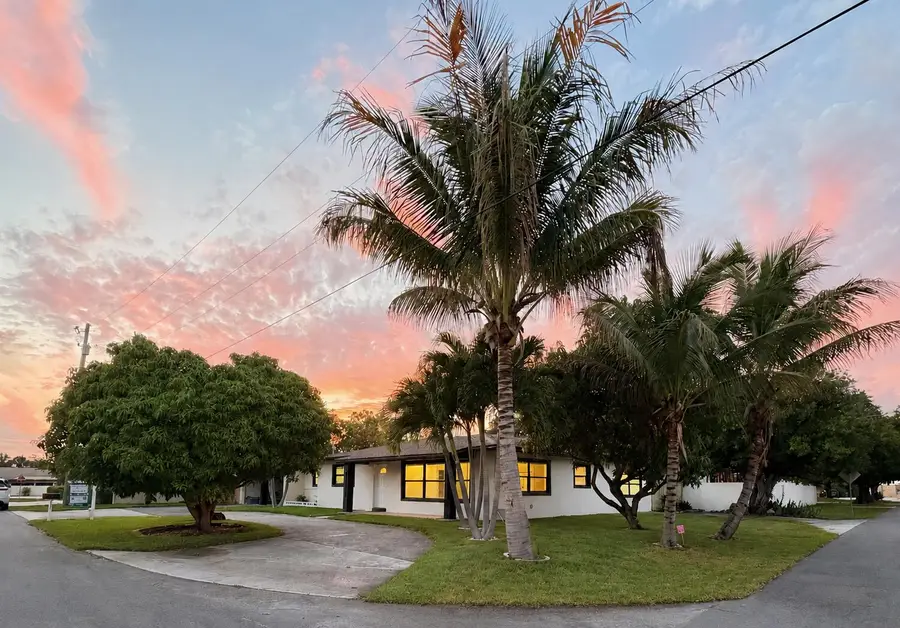 117 SE 22nd Avenue, Boynton Beach, FL 33435 - #2